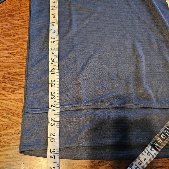 Champion Iowa Hawkeyes Long Sleeve Pullover Men's Size Small NWT - Picture 3 of 10